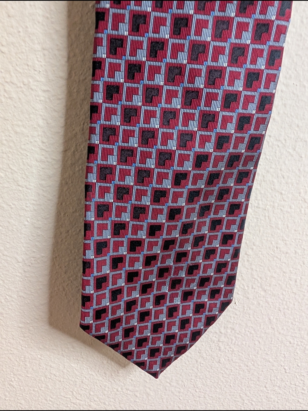 Jones New‎ York Burgundy Geometric Woven Tie